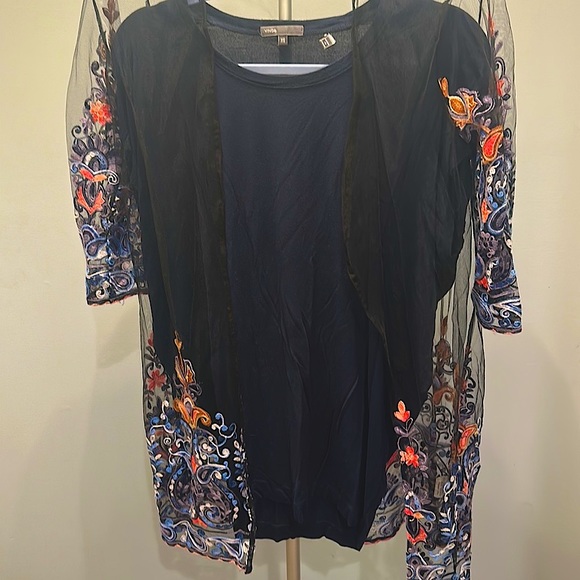 Vince Brand navy shirt & black floral, embroidered open front duster. XS/S - Picture 4 of 6